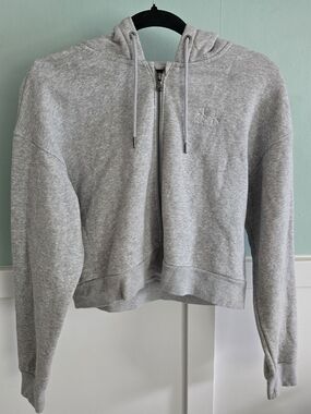 Under Armour Women's Lightweight Gray Full-Zip Hoodie